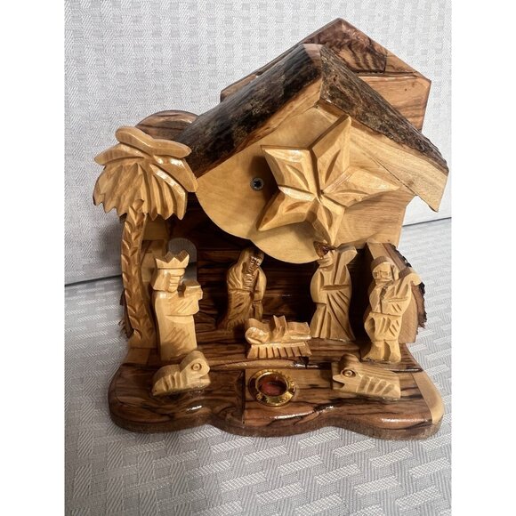 Nativity Scene, Wooden, Music Box Silent Night, Most Likely Olive Wood, Israel - Picture 1 of 16